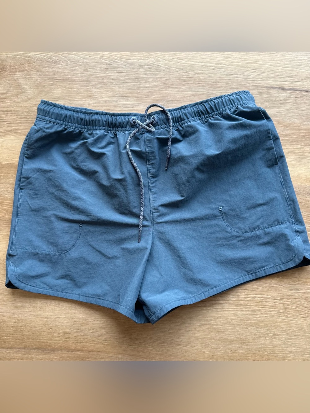 allbirds Men's Athletic Drawstring Shorts medium Blue drawstring elastic waist